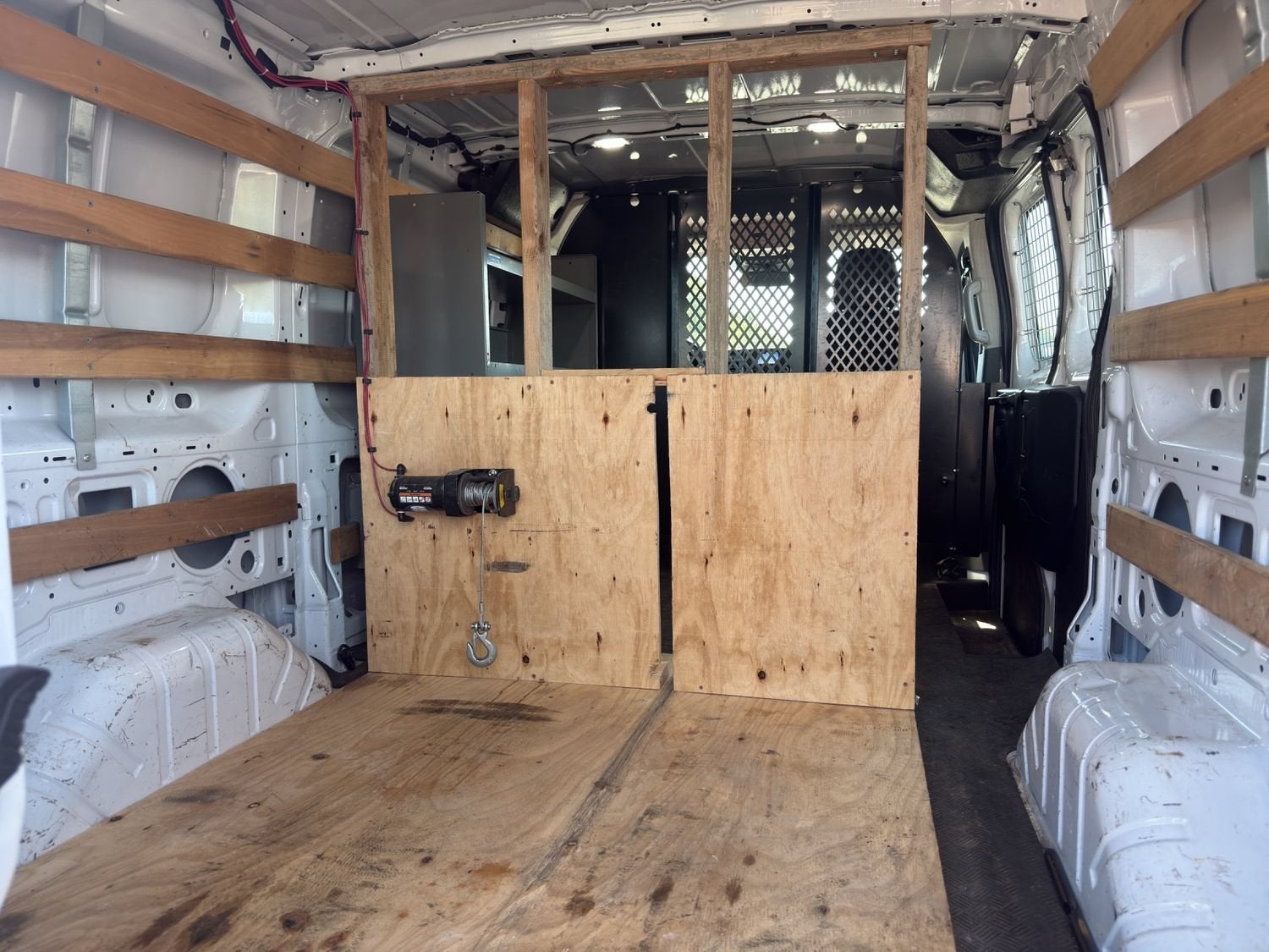 2023 Ford Transit Cargo Van T250 LOW RF RWD
