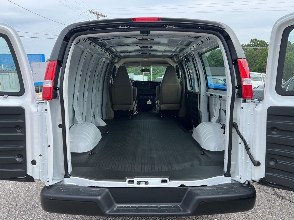 2026 Chevrolet Express 2500 Work Van Cargo